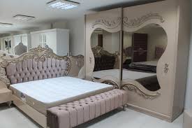 miroir allumé par chambre à coucher