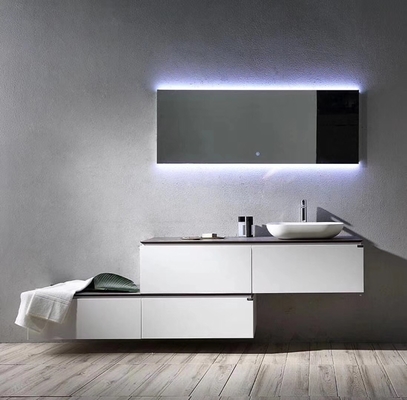 Les Cabinets modernes de vanité de salle de bains de contreplaqué de style avec des dessus ont allumé le miroir de maquillage