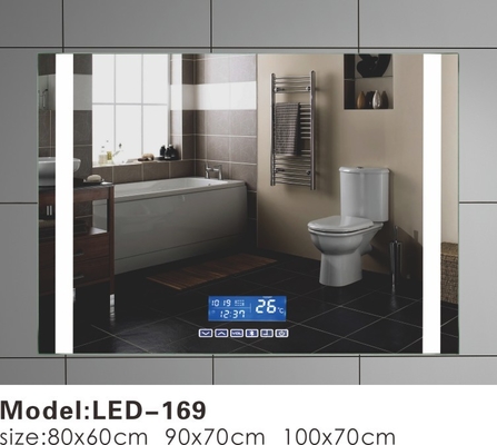 Les miroirs de salle de bains avec les lumières et le capteur de mouvement menés d'antibuée, rectangle allument le miroir